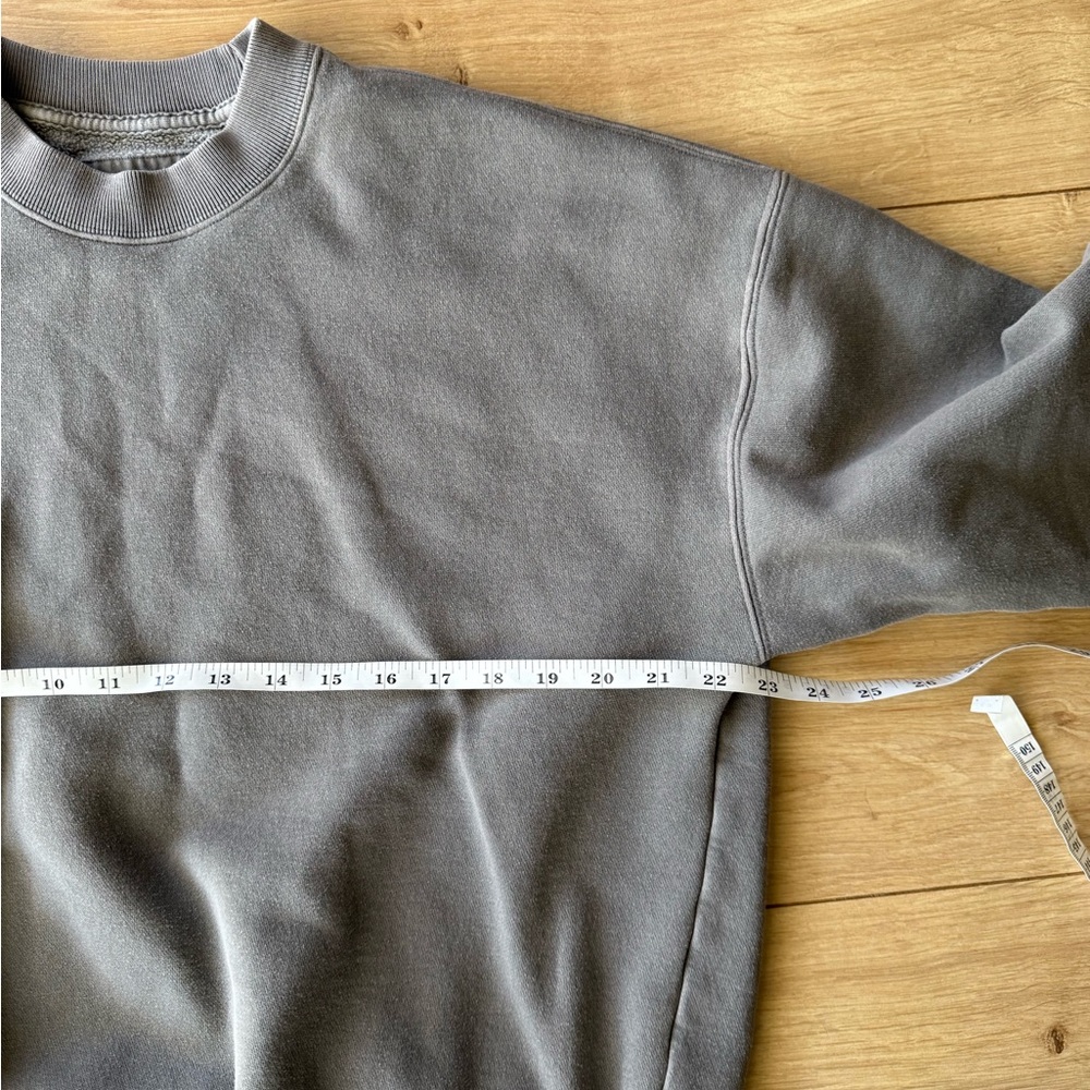 Abercrombie & Fitch Essentials Crewneck Sweatshirt Neutral Gray Green Size S - Picture 5 of 7